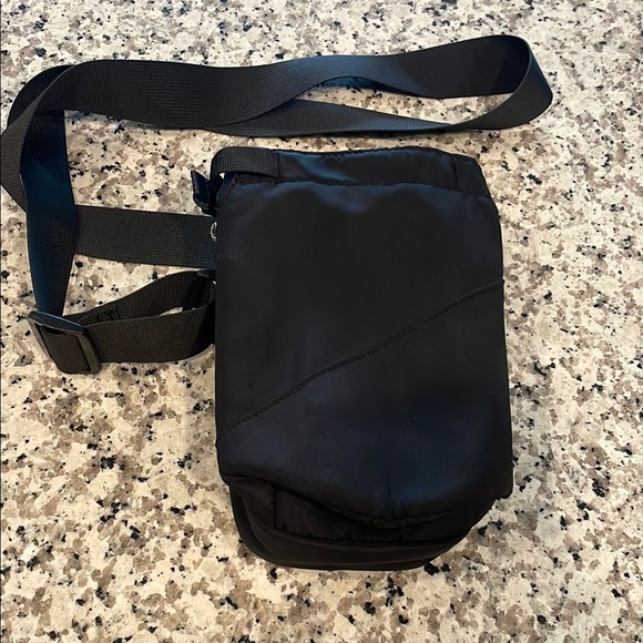 Black Crossbody or over the shoulder bottle drink bag or sling adjustable strap - Picture 1 of 11